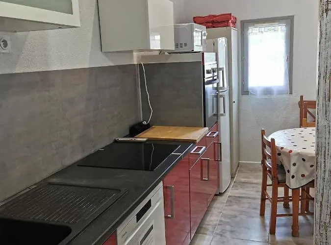 Maison De Climatisee بيت للعطل *